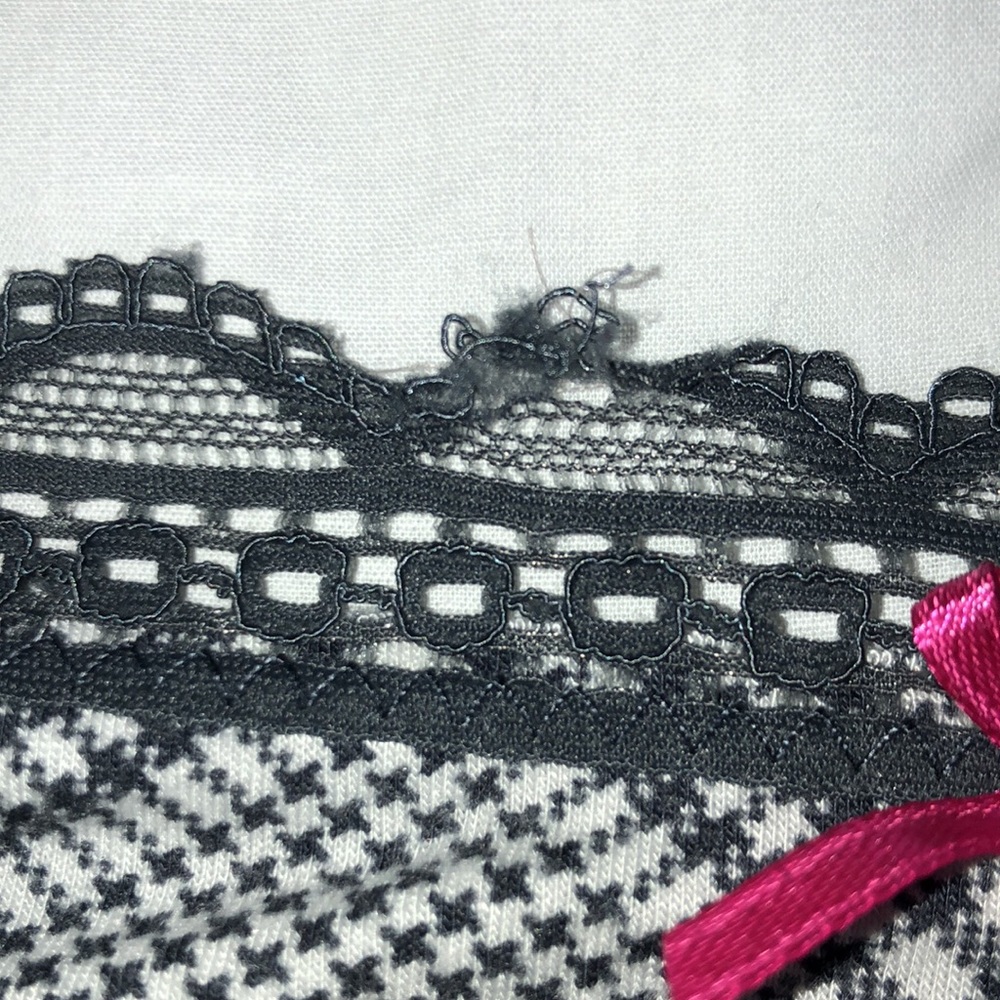 2/$6 Plume shorty pajamas sz M - Picture 2 of 2